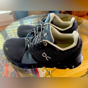 On women’s “Cloudstratus” Blue